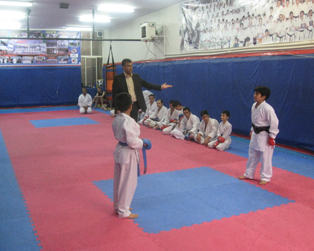 جلسه حضور اساتید در باشگاه آراباکس