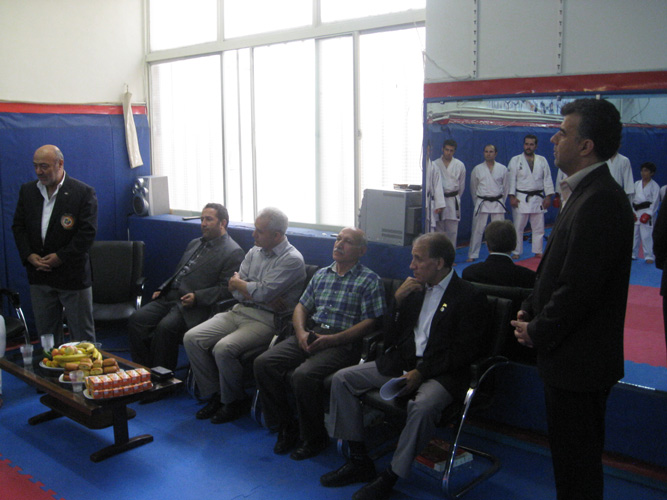 جلسه حضور اساتید در باشگاه آراباکس