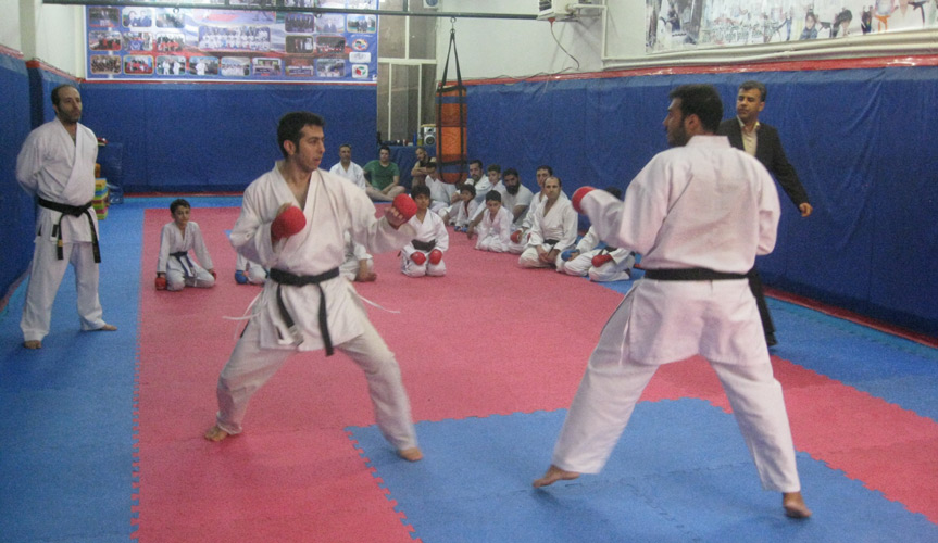 جلسه حضور اساتید در باشگاه آراباکس