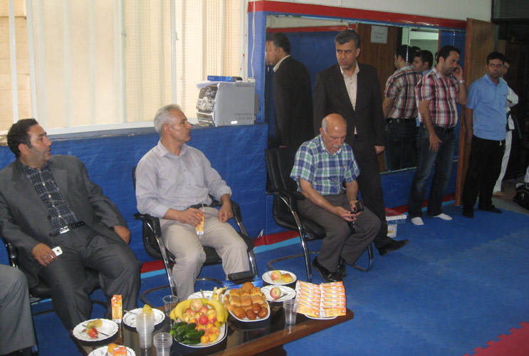 جلسه حضور اساتید در باشگاه آراباکس